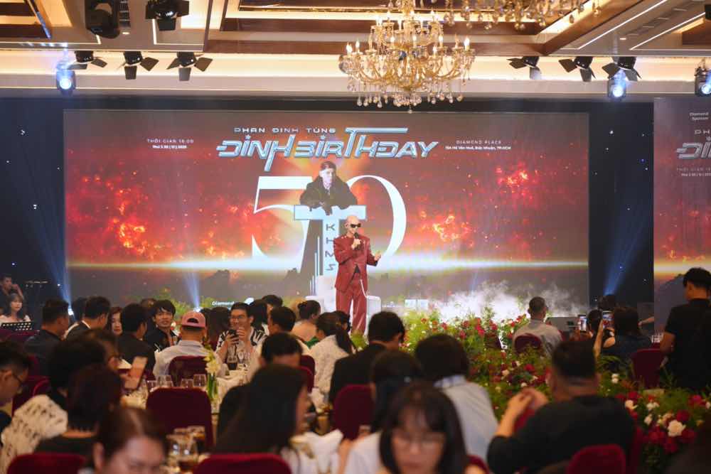 1a.49.phan-dinh-tung-dinh-show-truyen-thong-spotlight-vietnam-21