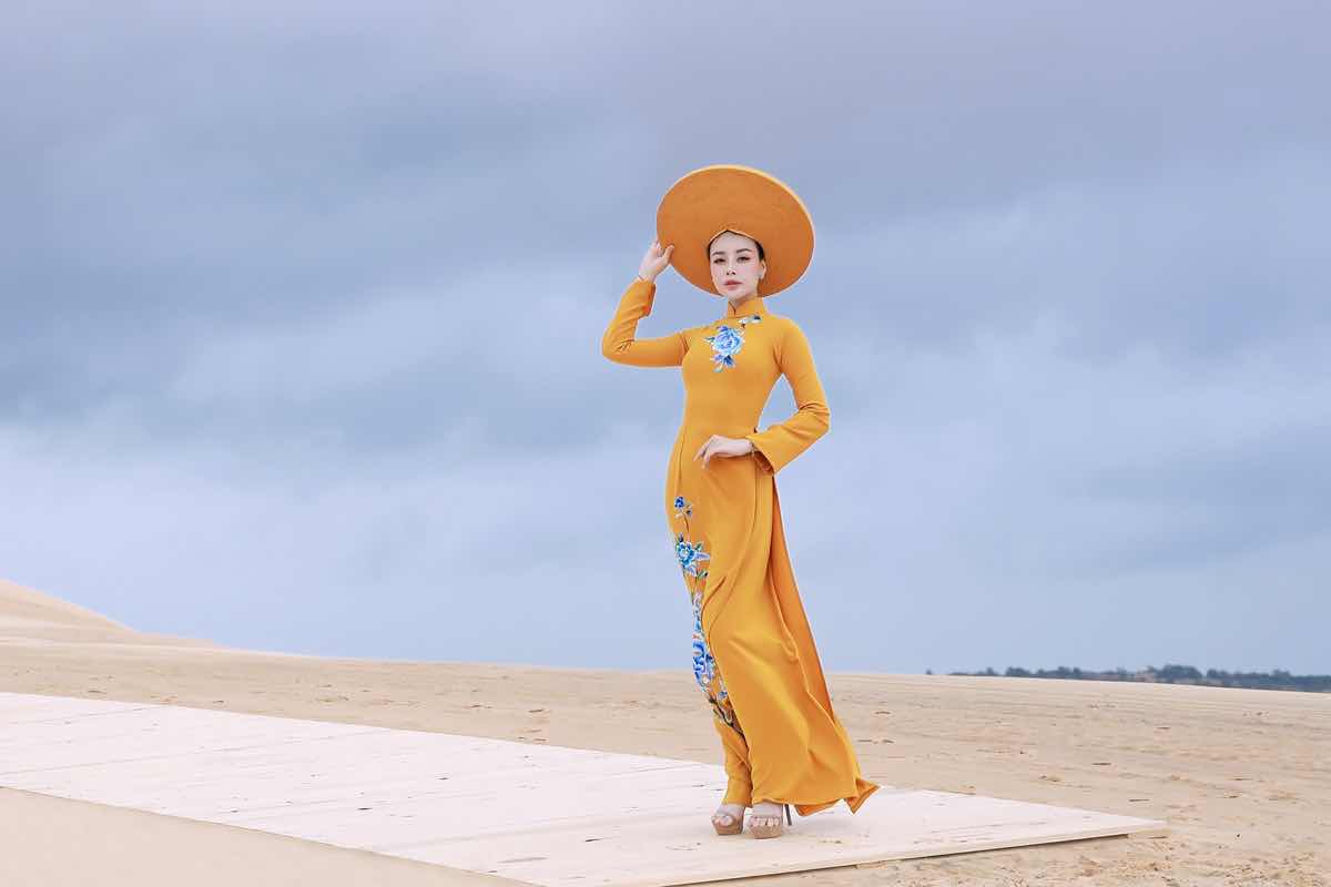 1a.531.ntk-ao-dai-dan-ha-truyen-thong-spotlight-vietnam-00002