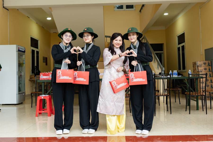 1a.540.CEO Anna Yen Phuong  8
