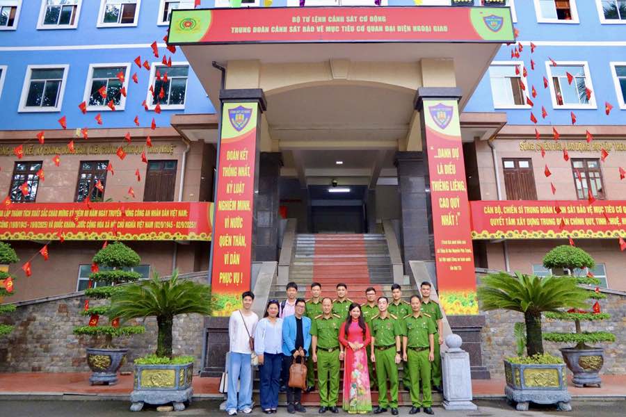 1a.540.H10 Trung đoan canh sat Canh sat bao ve muc tieu Co quan đai dien Ngoai giao