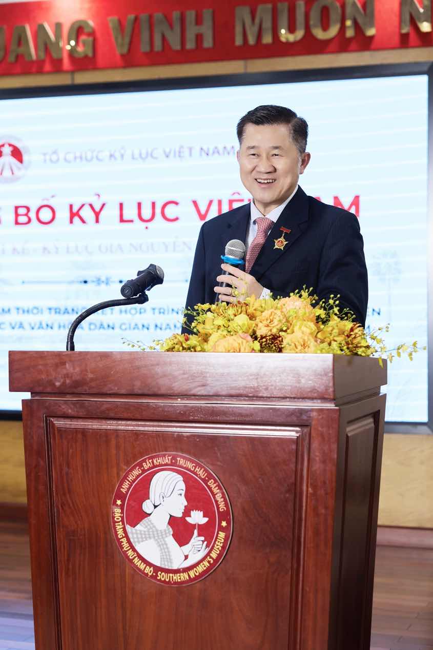 1a.55.ntk-nguyen-minh-cong-truyen-thong-spotlight-vietnam-39