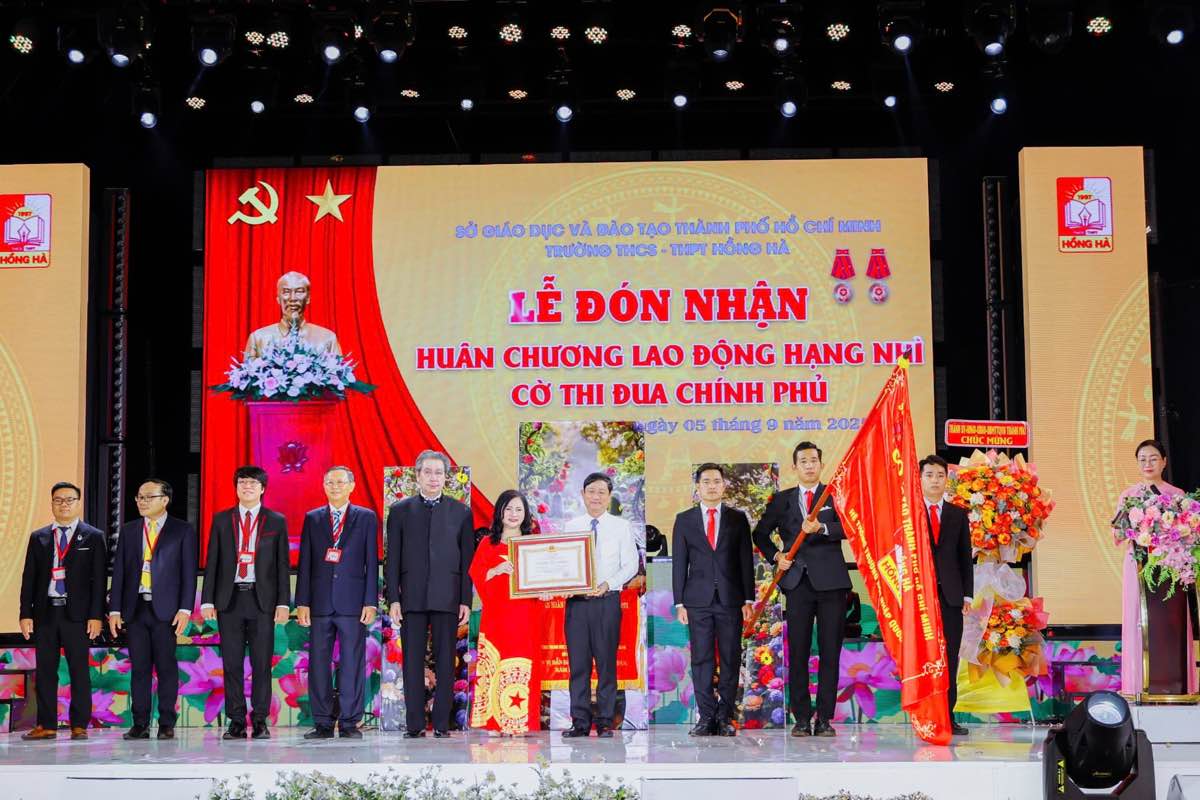 1a.580.tuong-thcs-thpt-hong-ha