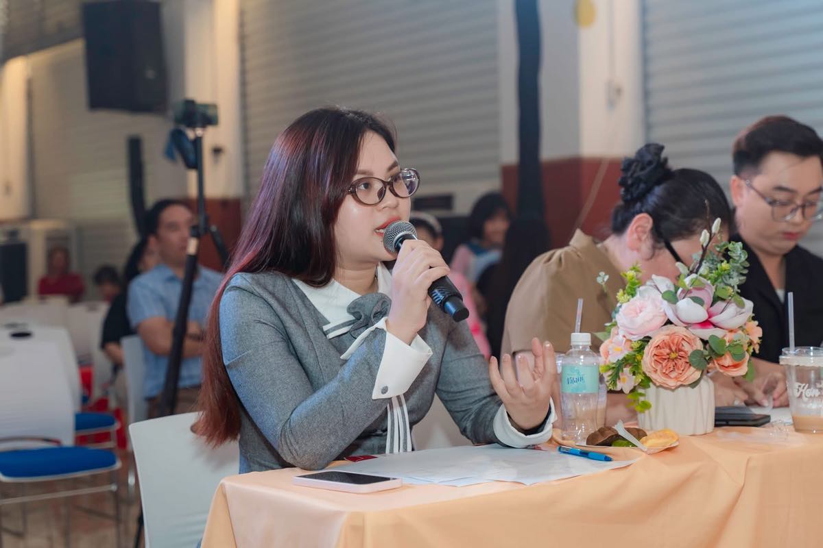 1a.65.be-nguyen-pham-tu-anh-ruby-school-truyen-thong-spotlight-vietnam-11