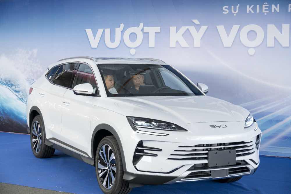 1a.854.BYD-an-giang-ho-quang-hieu-spotlight-vietnam5