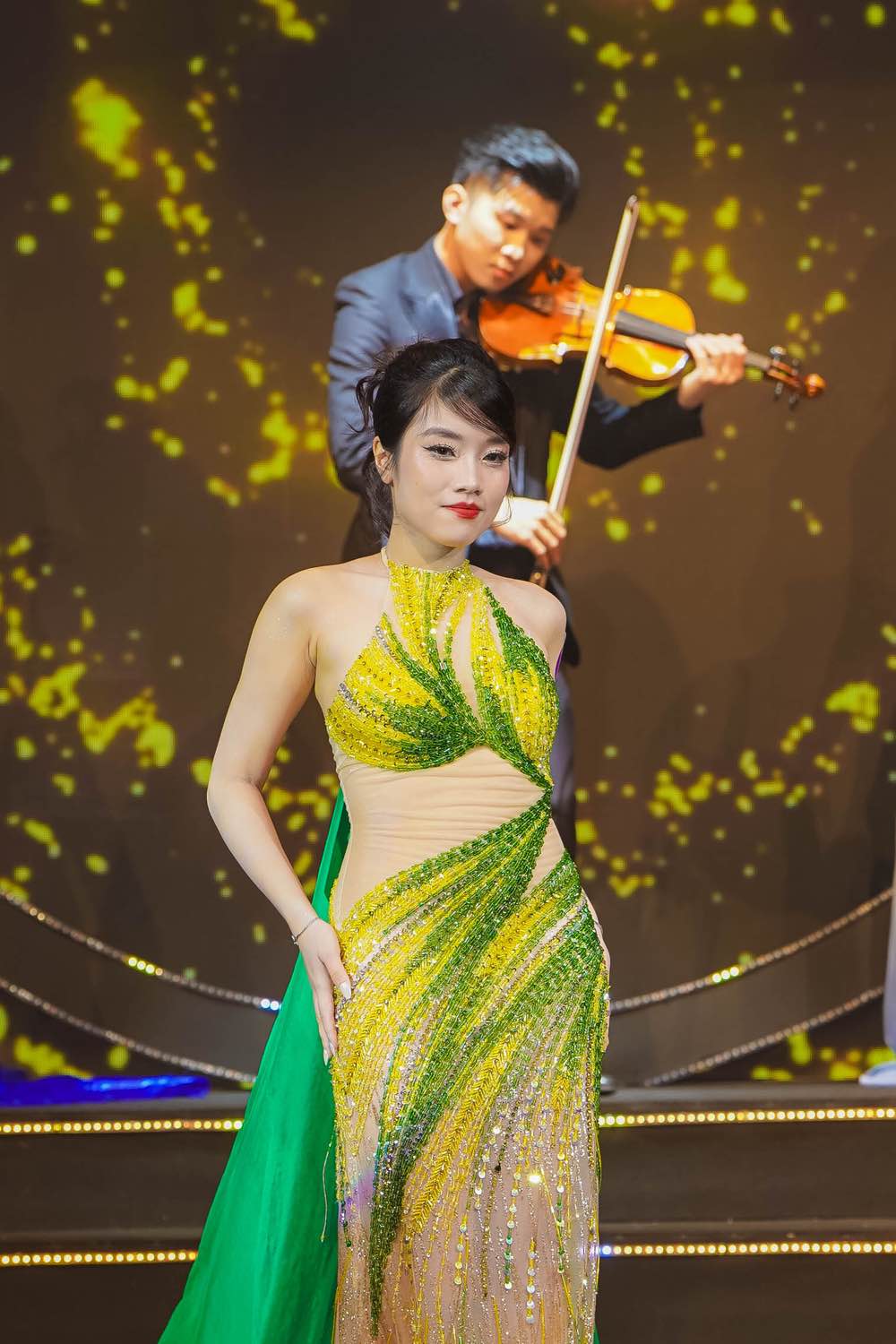 1a.889.AT 09860-MISS-SIU-2025-spotlight-vietnam