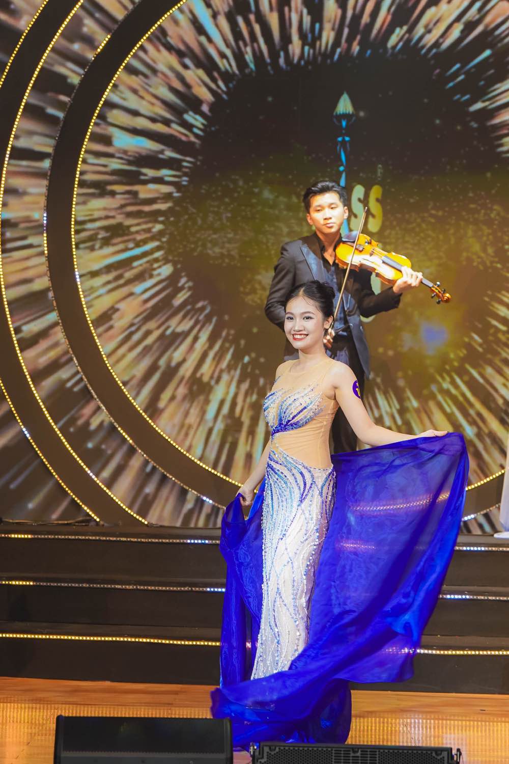 1a.889.AT 09905-MISS-SIU-2025-spotlight-vietnam