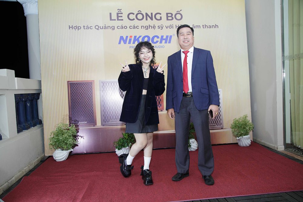 1a.900.ca-si-ChuChu-va-Ong-Chi-Khoa-giam-doc-Nikochi-2