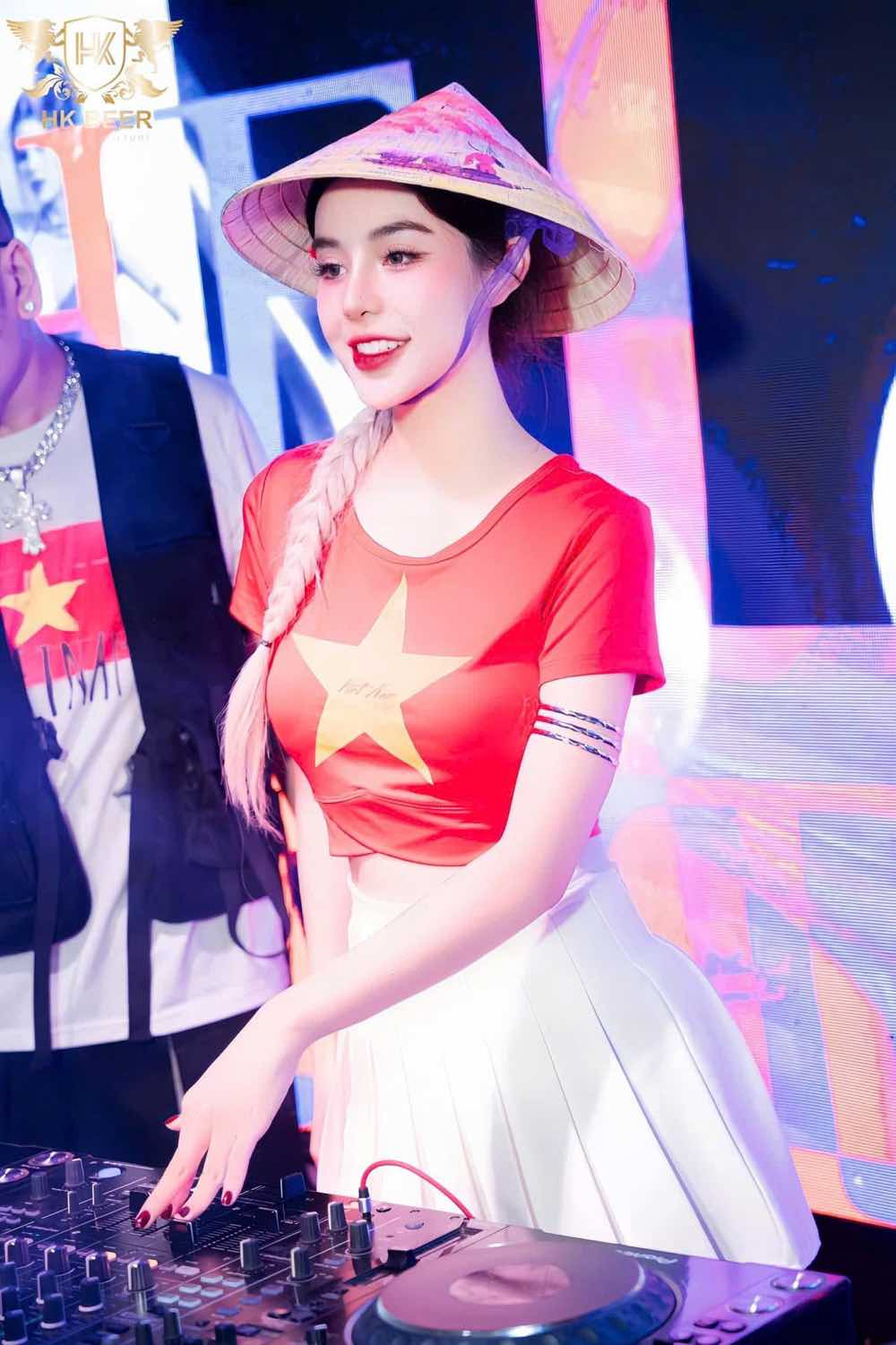 2A.55.dj-foxy-spotlight-vietnam-3