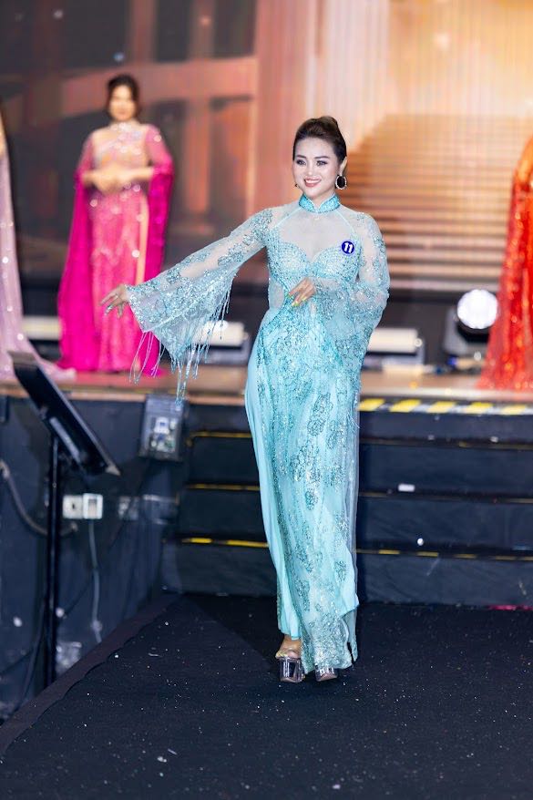 3b.4.hoa-hau-phuong-thuy-1