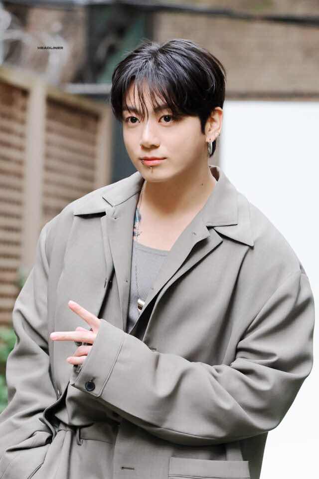 1Z.169.junhkook-bts-truyen-thong-spotlight-vietnam