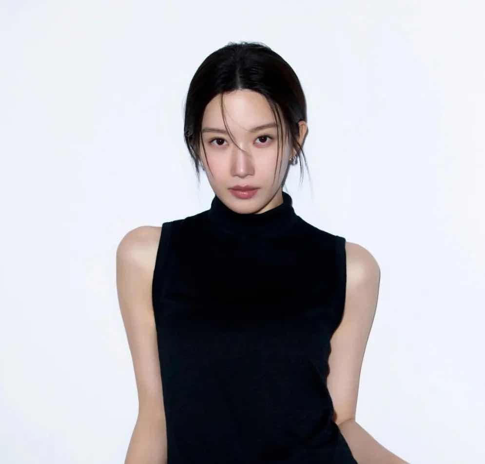 1z.125.moon-ga-young-truyen-thong-spotlight-viet-nam- 2