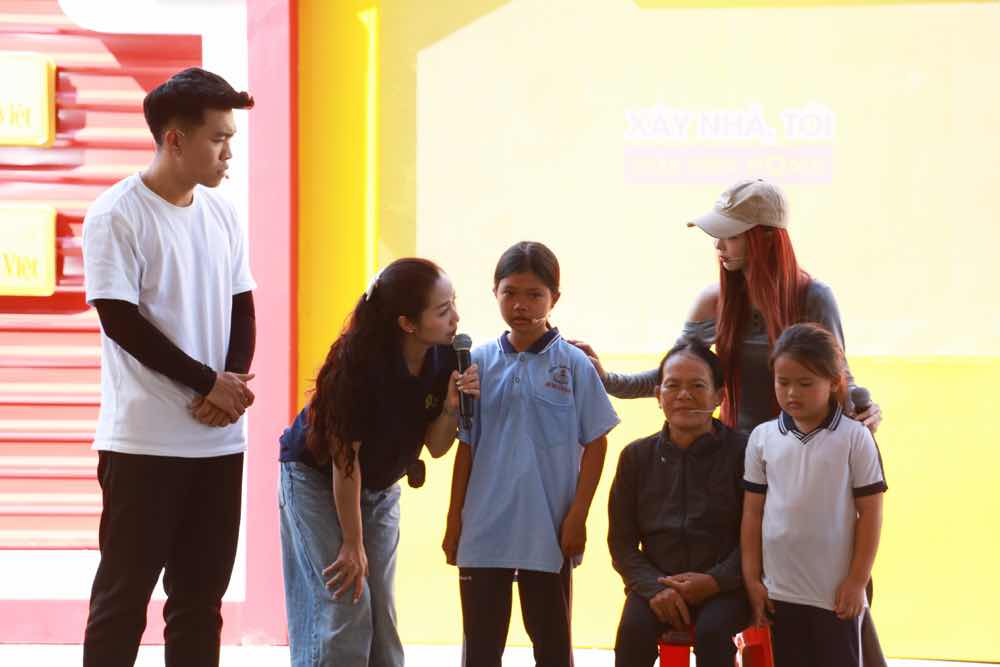 1z.134.oc-thanh-van-mai-am-gia-dinh-viet-pham-thanh-tuyen-ha-thi-ngoc-bich-truyen-thong-spotlight-vietnam- 3