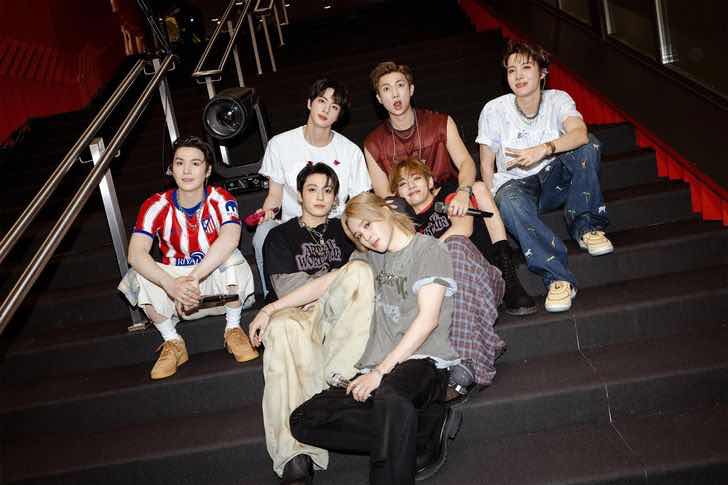 1z.159.BTS-truyen-thong-spotlight-vietnam-