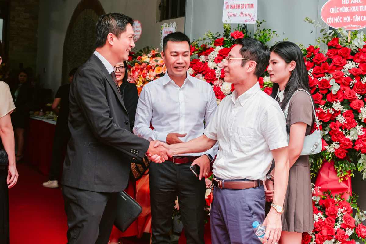 1z.160.cong-ty-tham-dinh-gia-vietory-truyen-thong-spotlight-vietnnam- 4