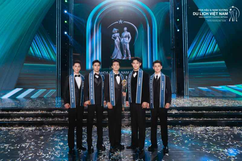1z.288.a-vuong-du-lich-viet-nam-2026-lam-thoai-anh-1