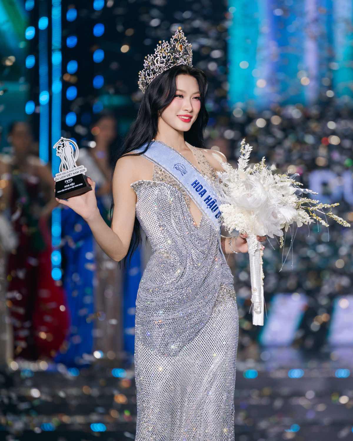 1z.294.hoa-hau-nam-vuong-du-lich-viet-nam-2026-dang-quang-tai-can-tho-truyen-thong-spotlight-viet-nam-52