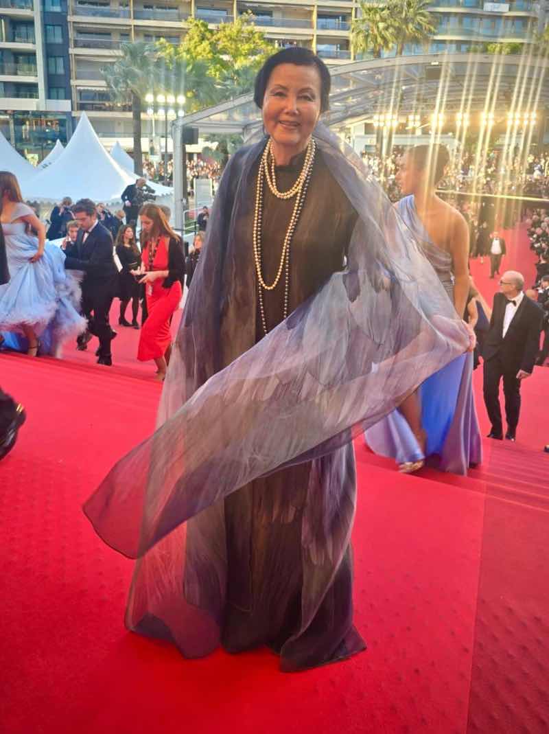 1z.300.Kieu Chinh tai Tham đo LHP Cannes 2026-2