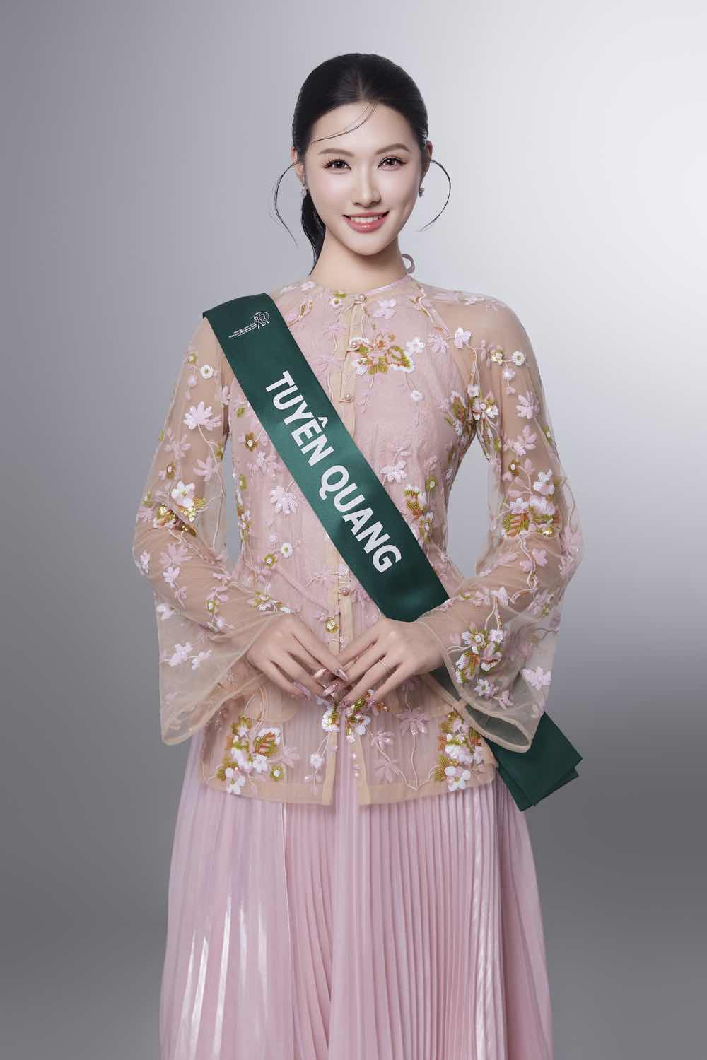1z.339.Nguyen Thu Thao-hoa-hau-nam-vuong-du-lich-viet-nam-2026