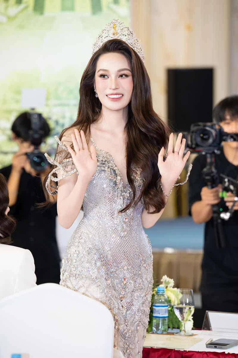 1z.355.hoa-hau-nam-vuong-du-lich-viet-nam-2026-truyen-thong-spotlight-vietnam-16