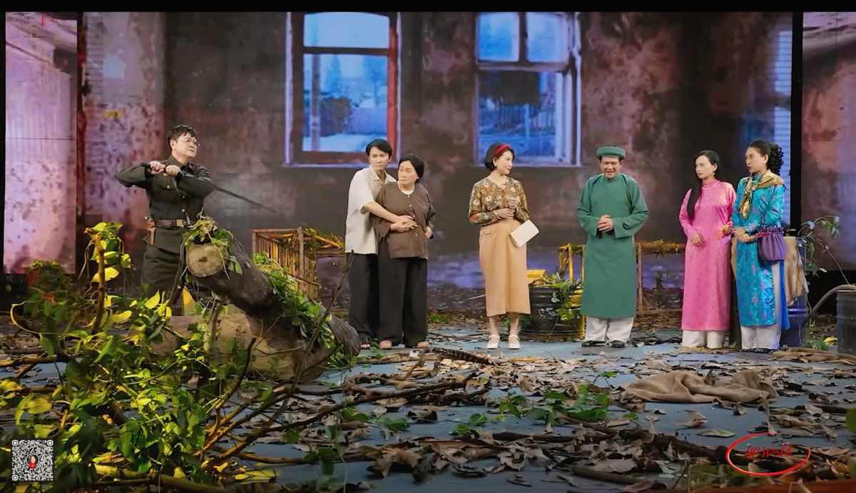 1z.480.Mot trong nhung vo kich lay nuoc mat cua khan gia voi su gop mat cua NSND My Uyen Thai San Tran Sang