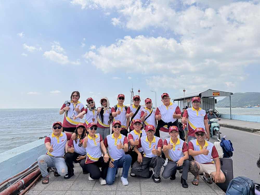 1z.603.cong-ty-tnhh-to-chuc-su-kien-sai-gon-light-2