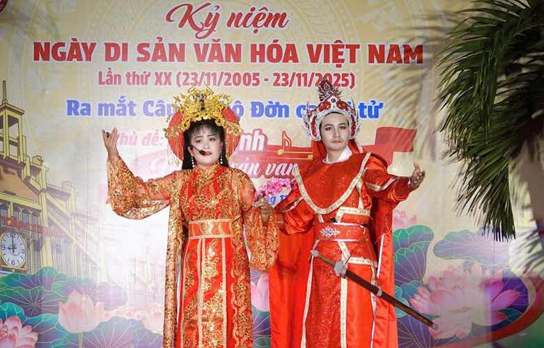 1z.609.nghe-si-quoc-dong-cai-luong-truyen-thong-spotlight-vietnam-7