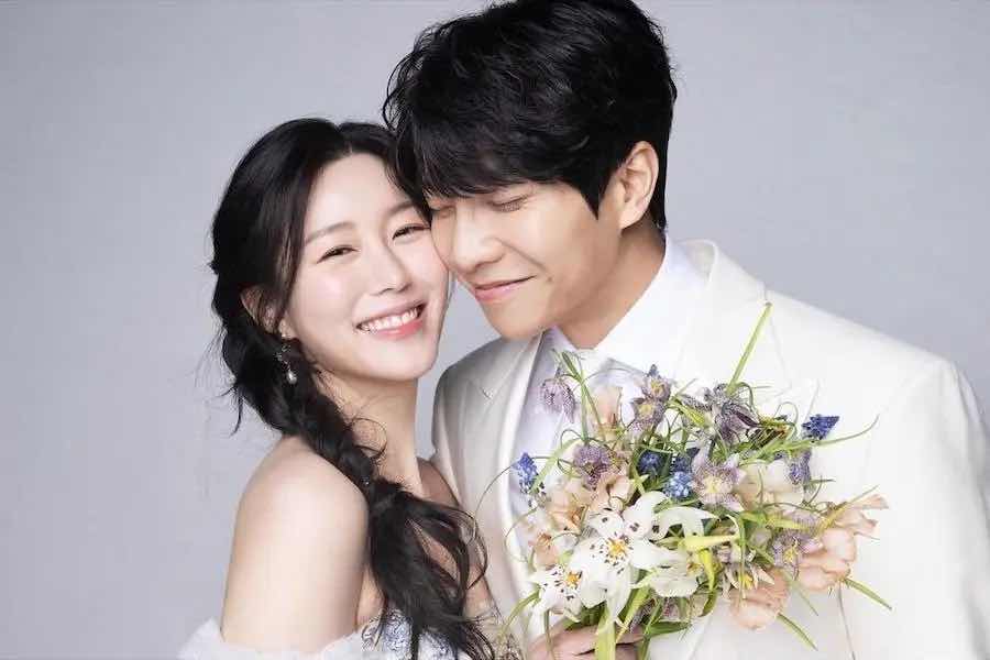 1z.84.LEE-SEUNG-GI-LEE-DA-IN-truyen-thong-spotlight-viet-nam-