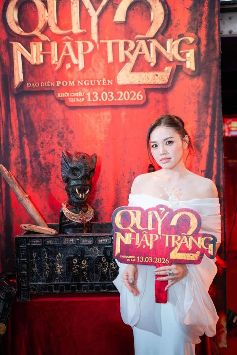 1z.895.ca-si-linh-phi-quy-nhap-trang-2-ra-rap-truyen-thong-spotlight-vietnam-4