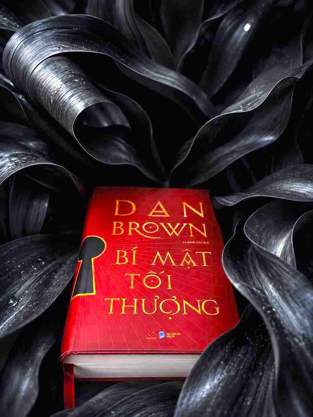 1z.90.bi-mat-toi-thuong-the-secret-of-secrets-dan-brown-truyen-thong-spotlight-viet-nam- 3