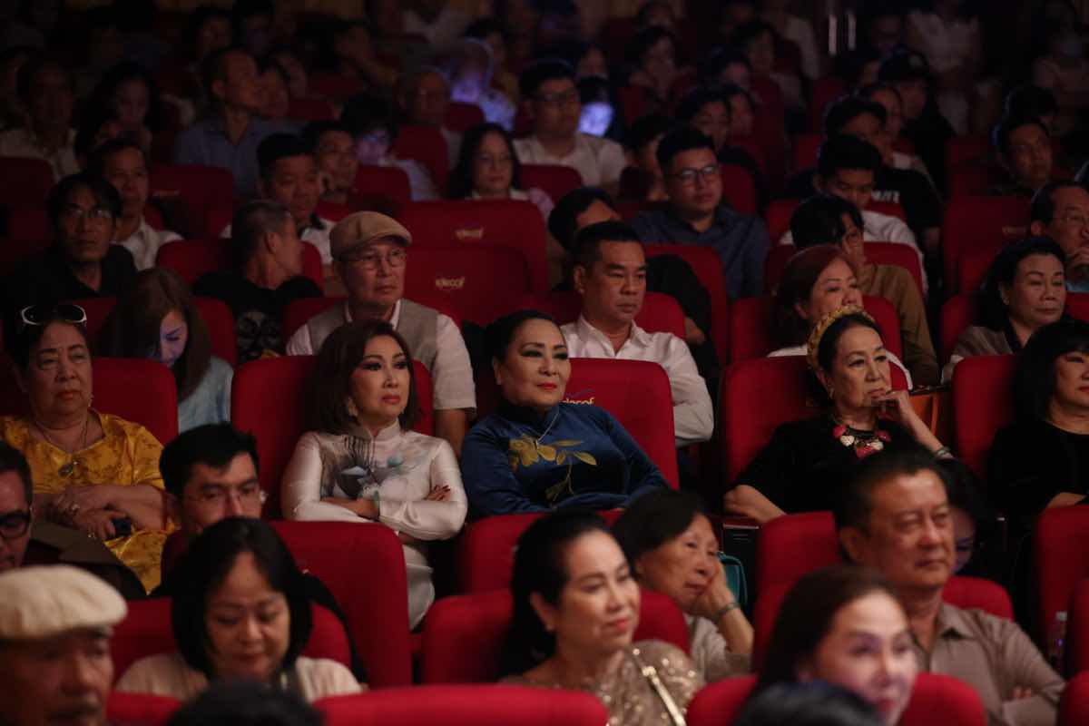 1z.900.ca-si-khanh-ly-hat-cung-nguon-coi-21