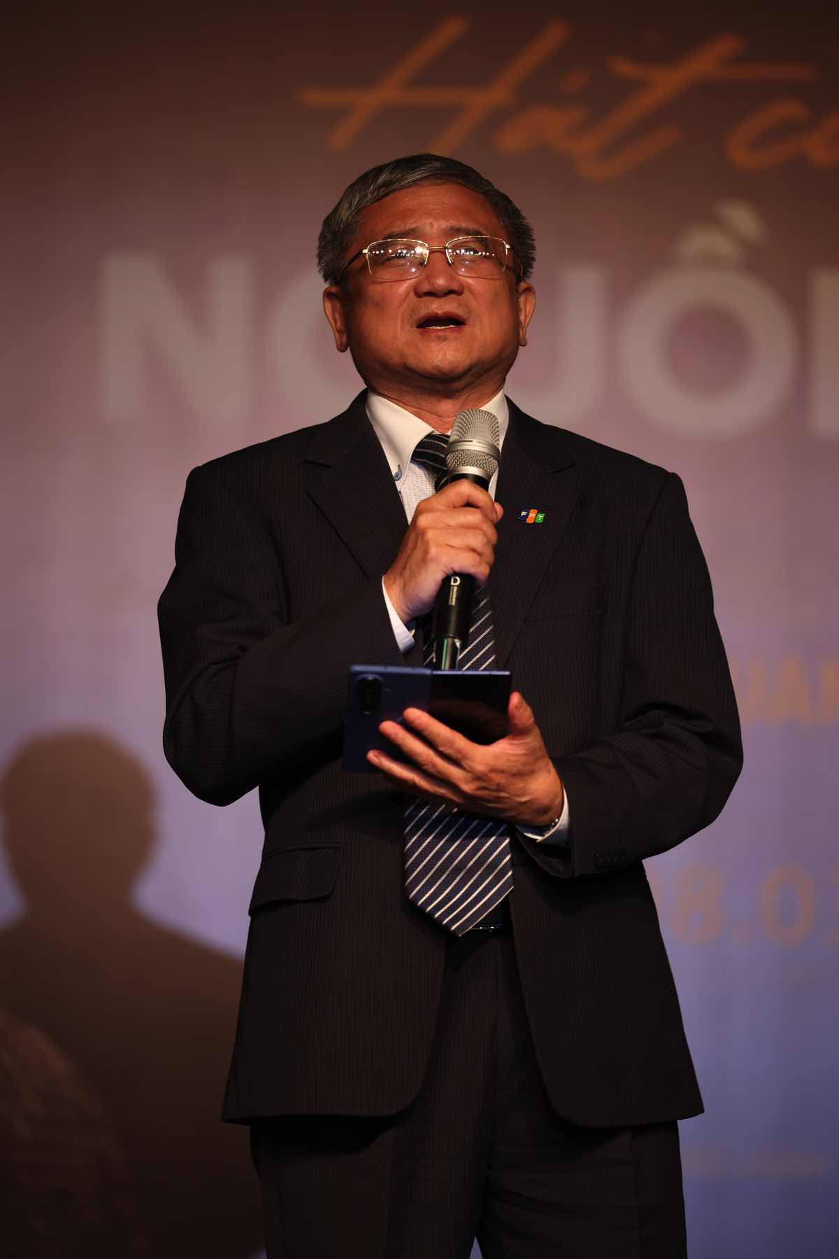 1z.900.ca-si-khanh-ly-hat-cung-nguon-coi-6