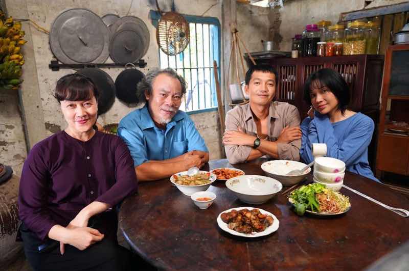 1z.906.quy-nhap-trang-2-truyen-thong-spotlight-viet-nam-7