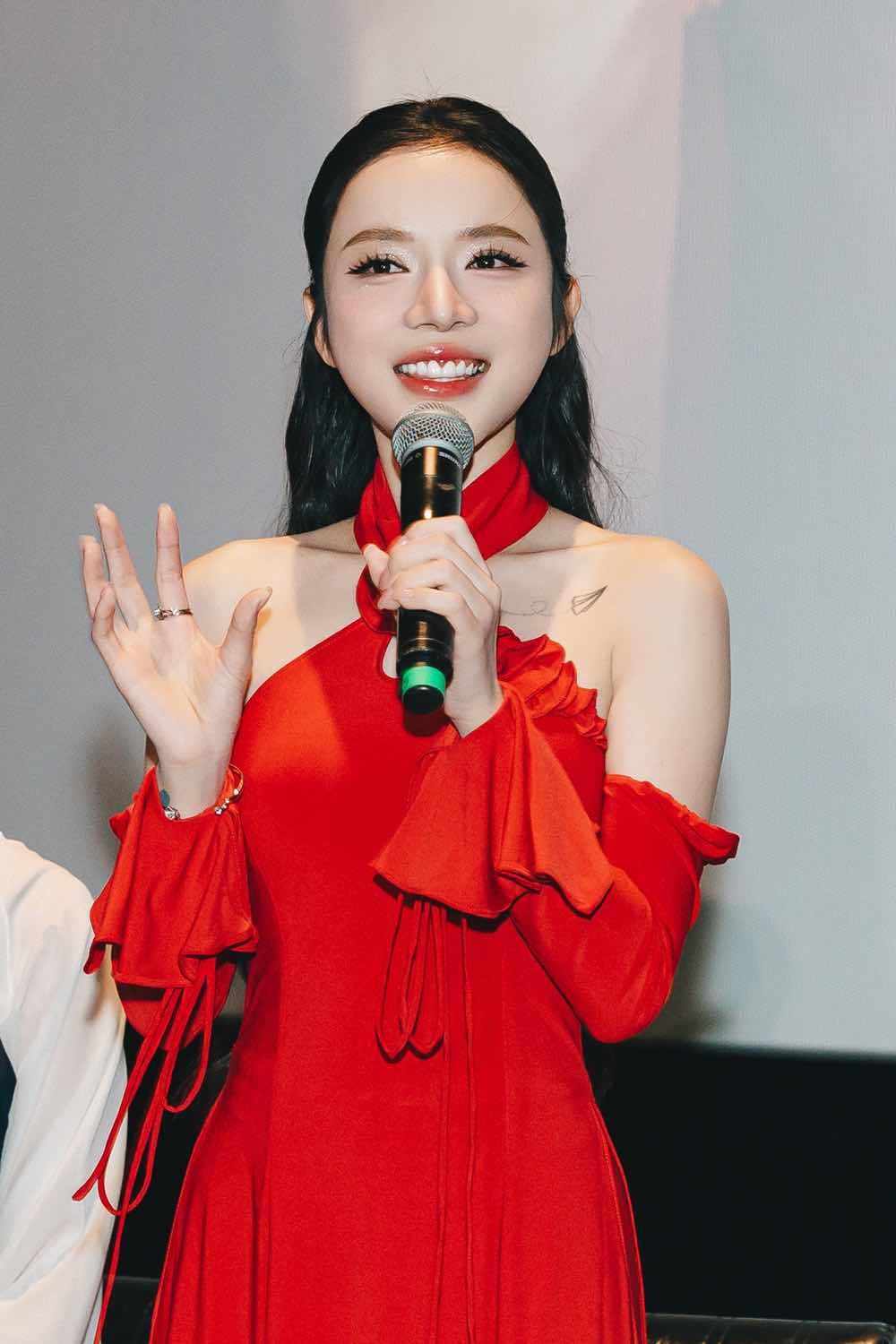 1z.963.phim-tet-tho-oi-tran-thanh-truyen-thong-spotlight-vietnam-48