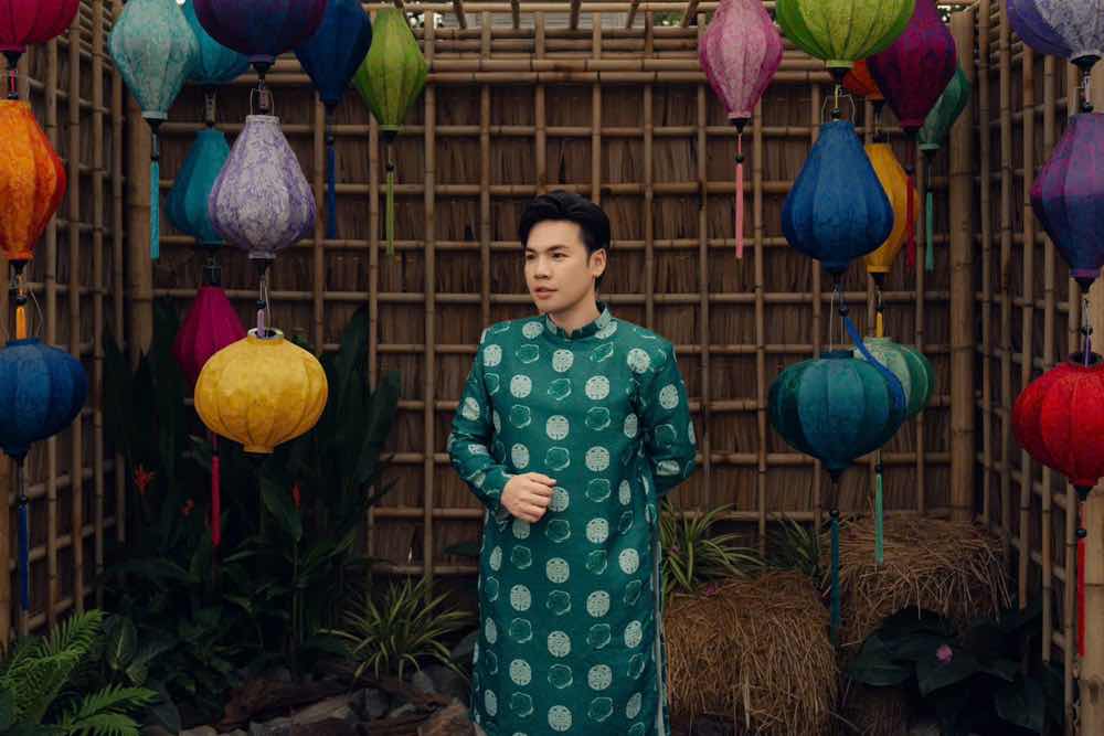 1z.964.mc-tang-vinh-quang-truyen-thong-spotlight-vietnam-1