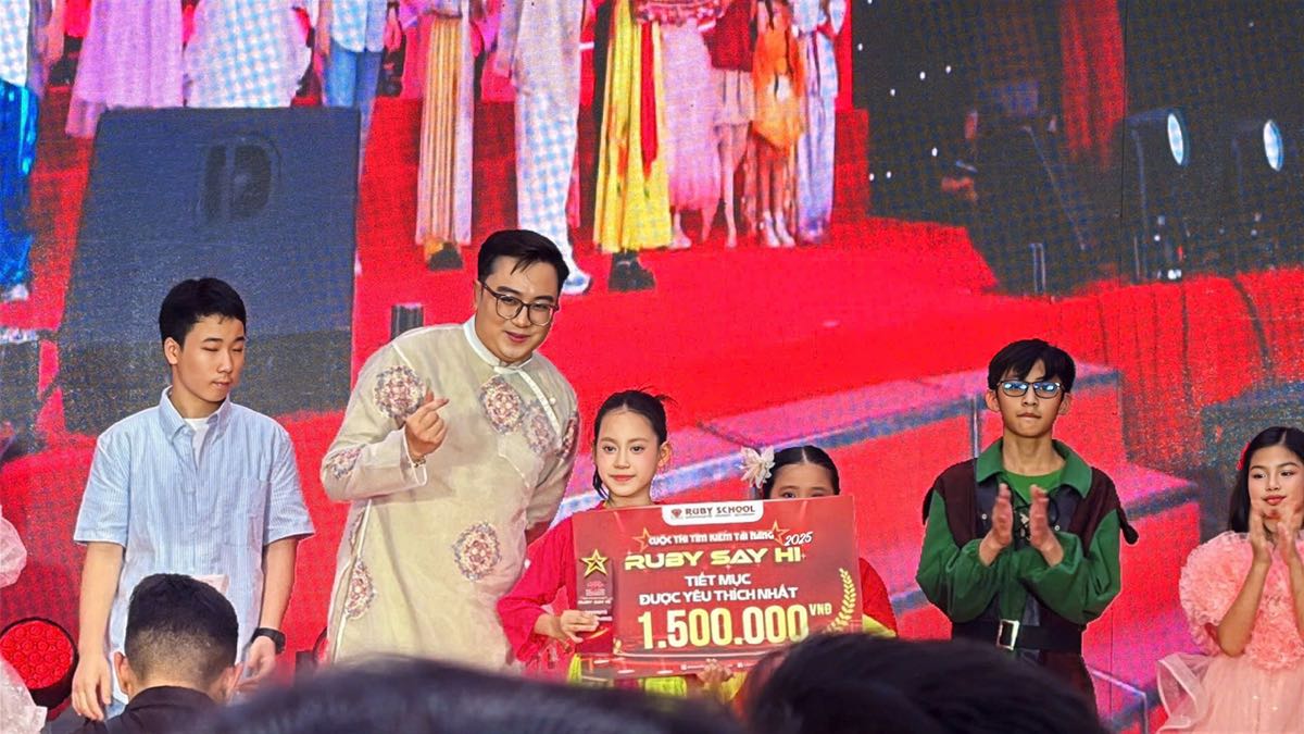 1z.970.trao-giai-khuyen-khich-nguyen-pham-tu-anh-nguyen-pham-tu-anh-ruby-say-hi-2025-