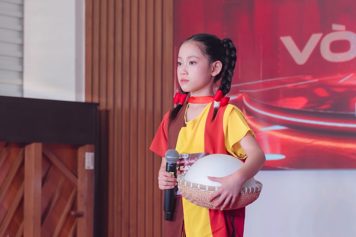 1z.970.vong-ban-ket-112-nguyen-pham-tu-anh-ruby-say-hi-2025-