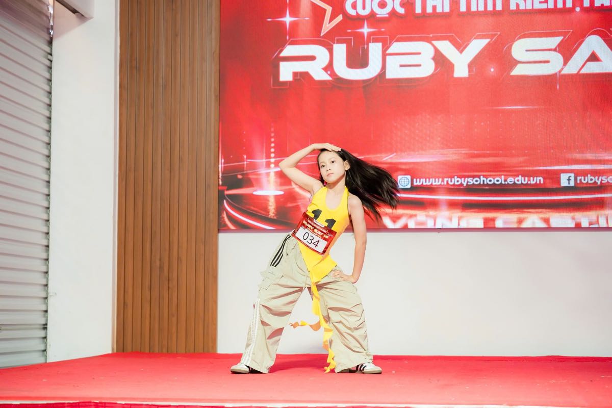 1z.970.vong-tuyen-chon-nguyen-pham-tu-anh-ruby-say-hi-2025-