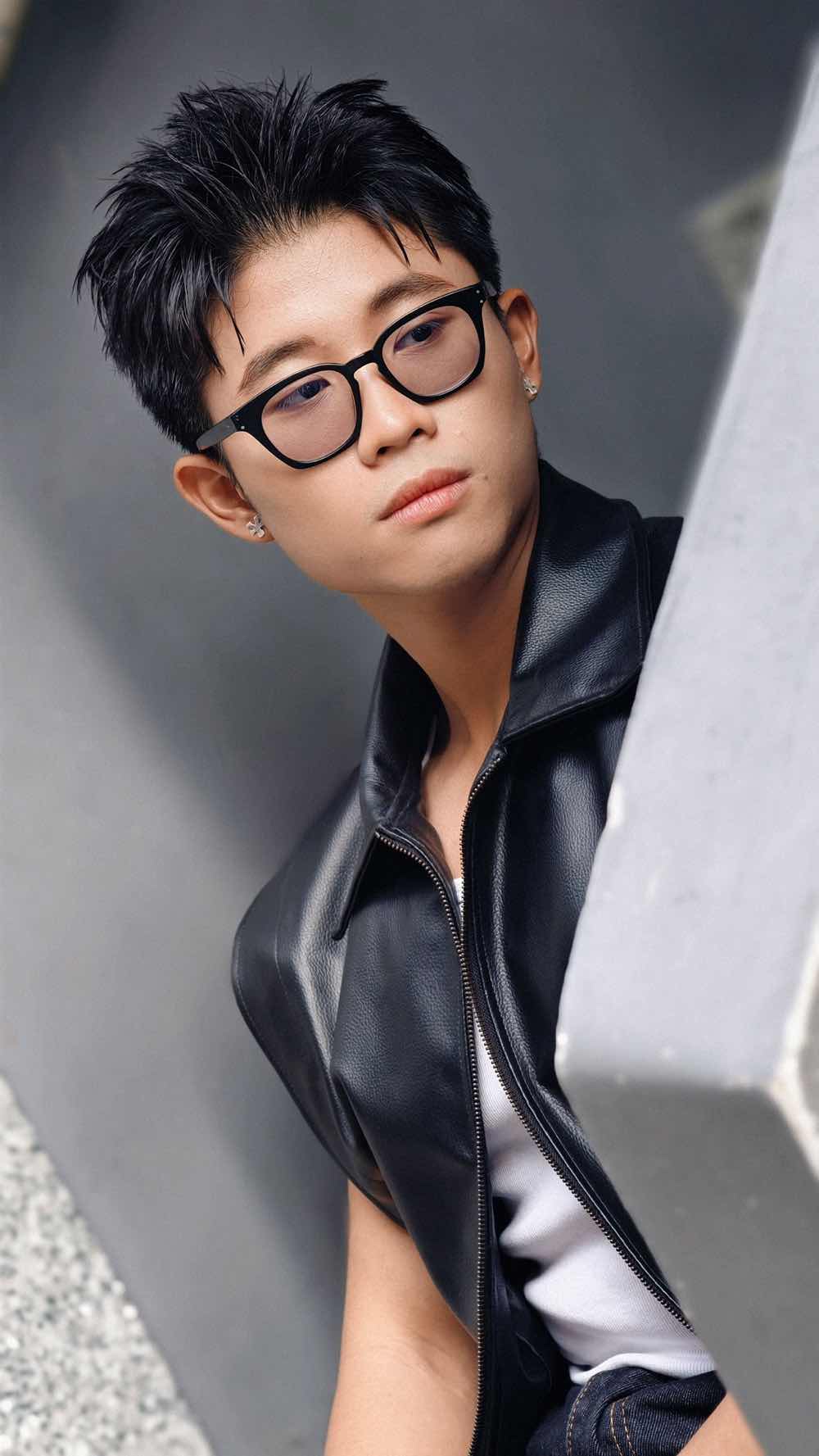 1z.999.pham-van-minh-sang-truyen-thong-spotlight-vietnam-7