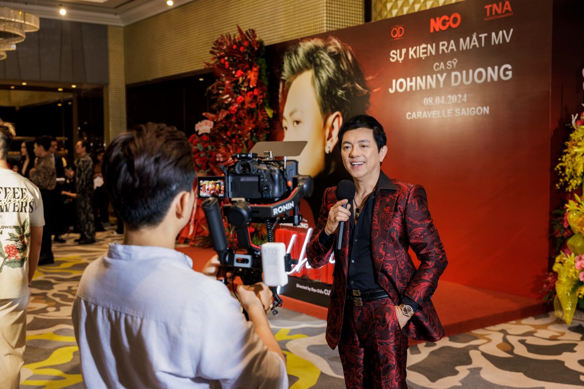 687.johnny-duong-sao-phai-khoc11