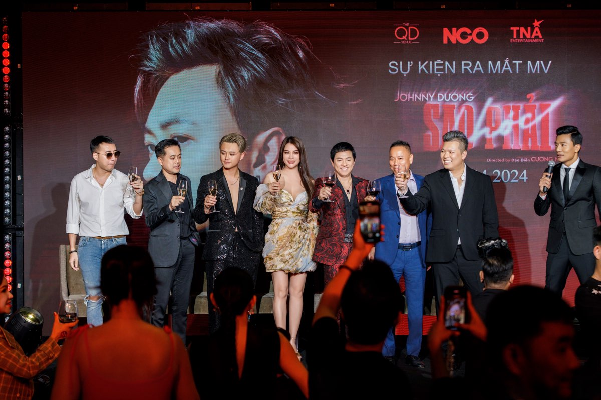 687.johnny-duong-sao-phai-khoc13