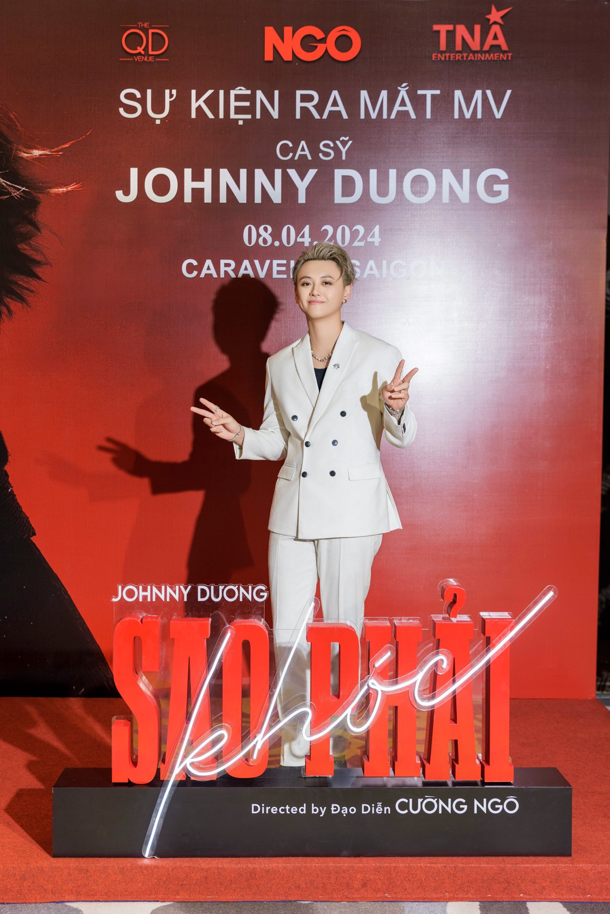 687.johnny-duong-sao-phai-khoc9