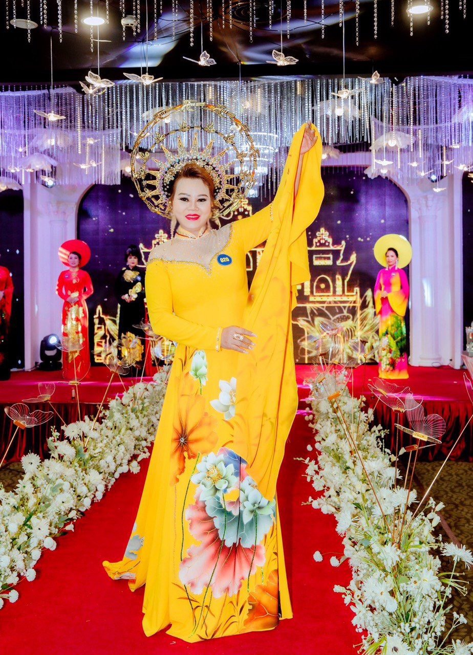 879.hoa-hau-ao-dai-quy-ba-viet-nam-20244