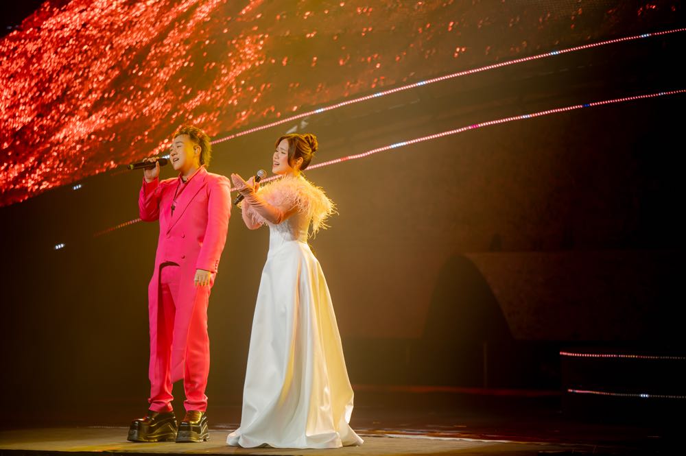 958.trung-quan-idol-concert5
