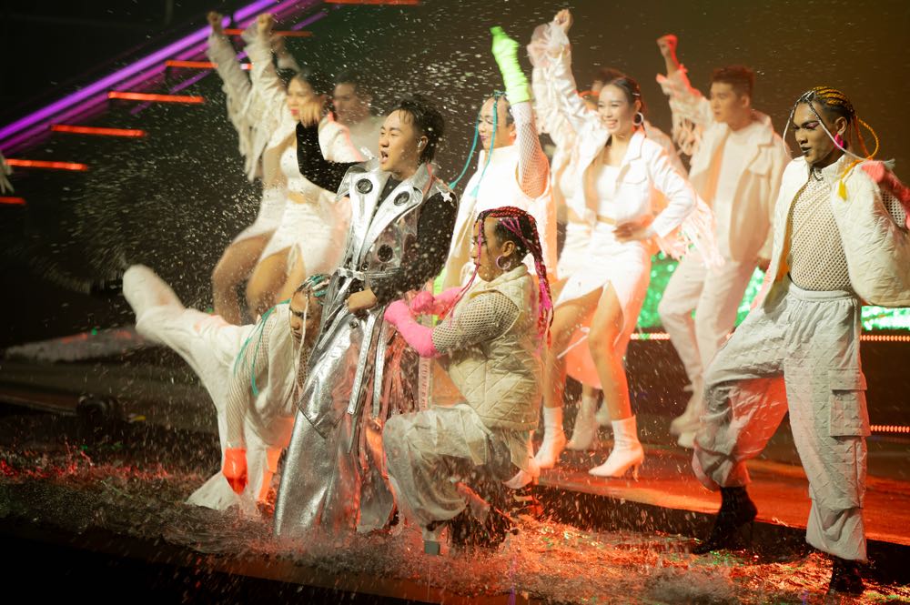 958.trung-quan-idol-concert9