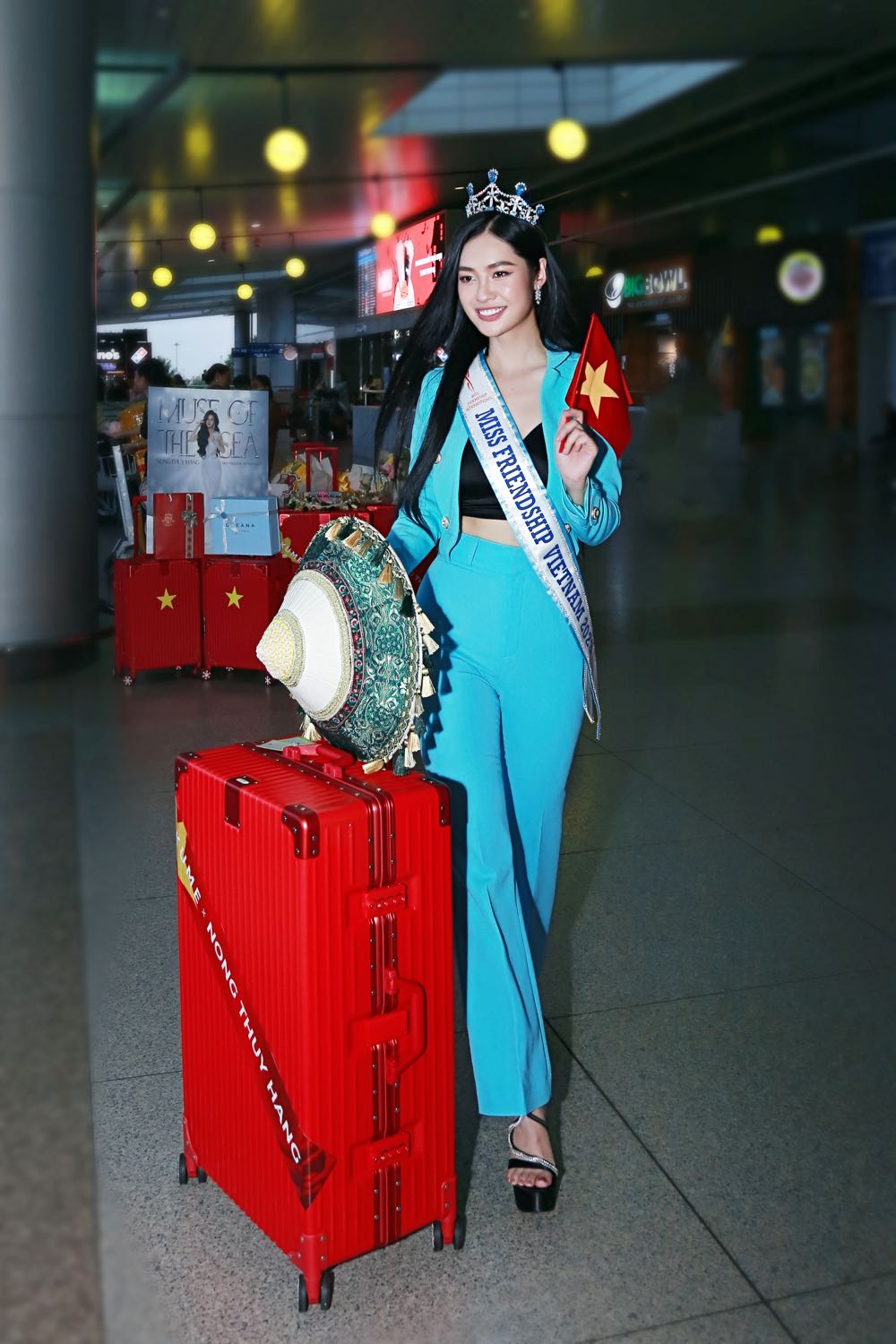 973.nong-thuy-hang6