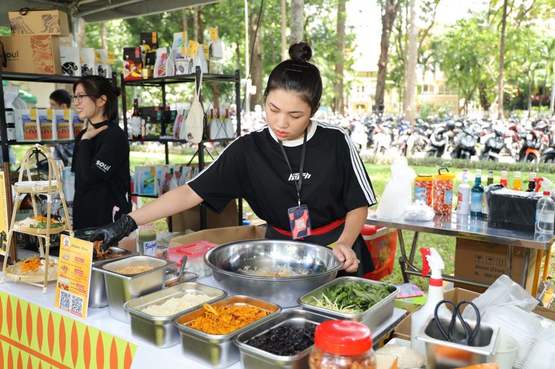 979.taste-of-saigon15