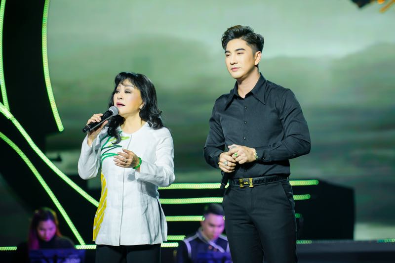988.HUONG LAN - NGUYEN KHAC HUY 2