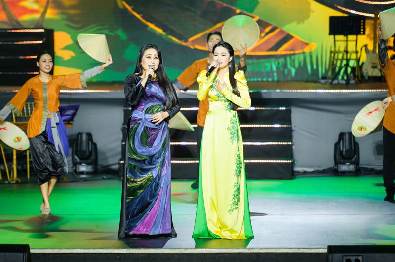 988.Thanh Hang - Nhu Y