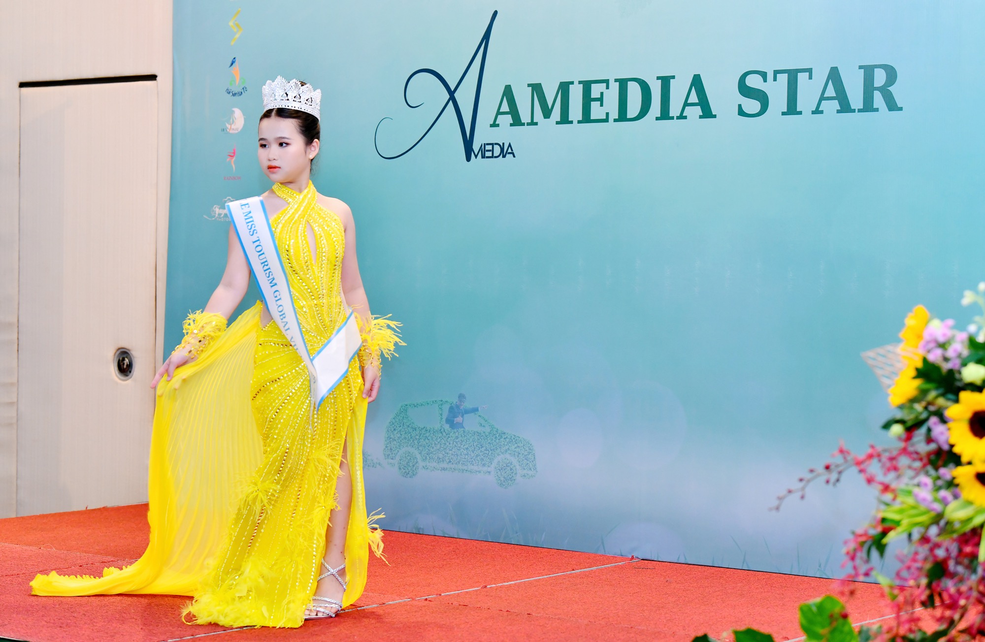 hoang-nhat-quyen-spotlight-vietnam17