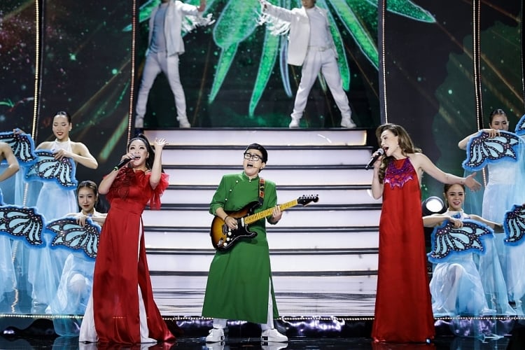 701.dao-dien-Nguyen-Minh-Spotlight-vietnam3